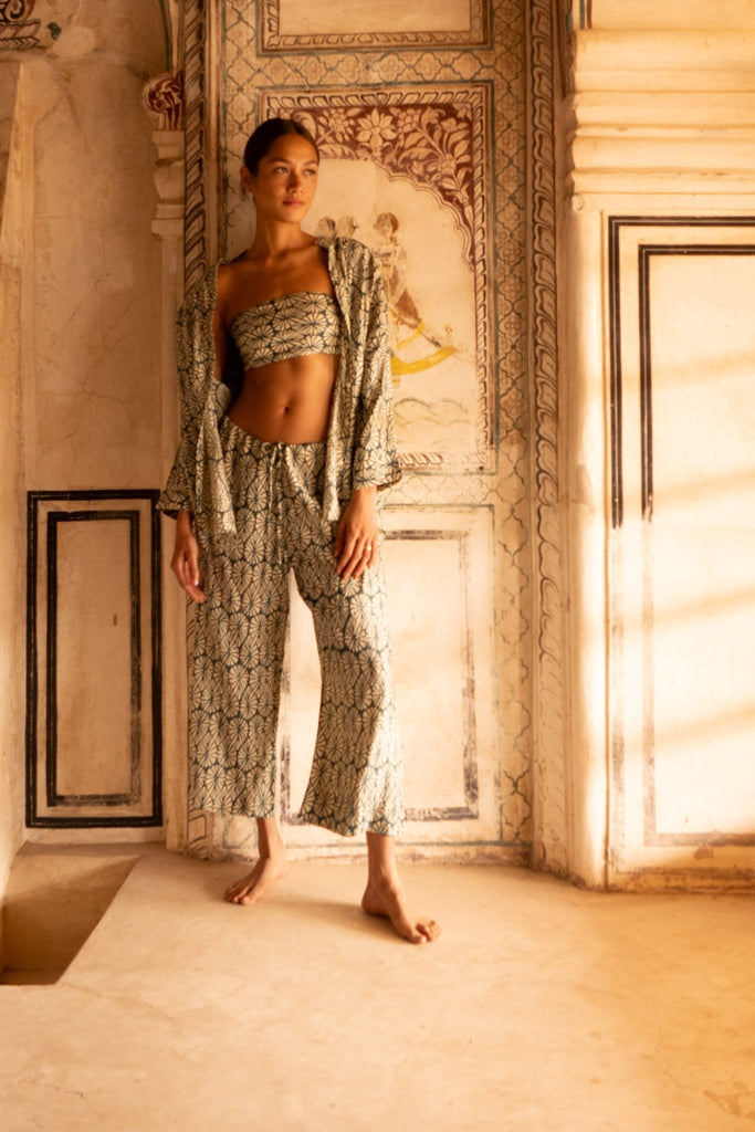 Ha Peace Silk Set - YEVA WORLD